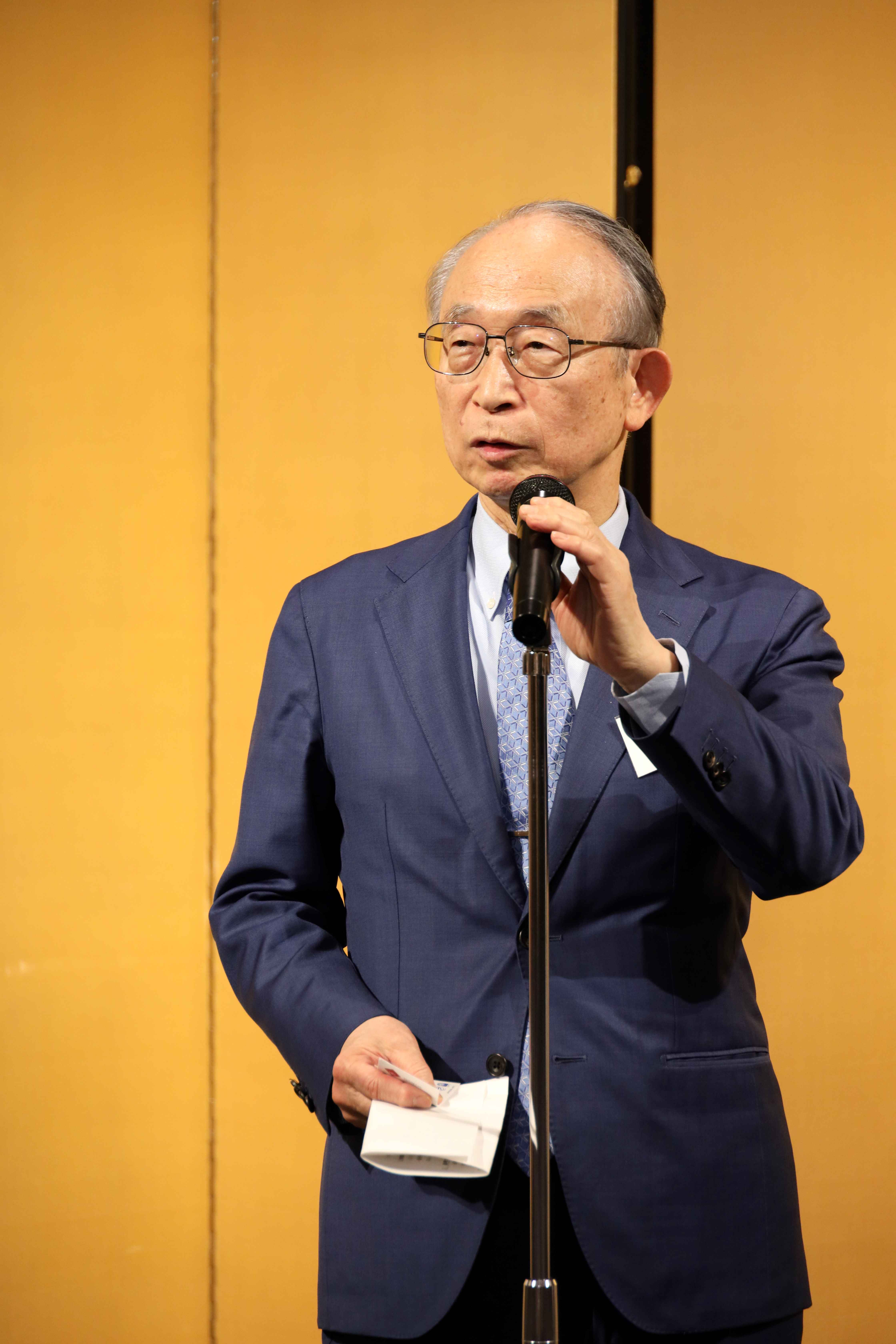 青山佾明治大学名誉教授